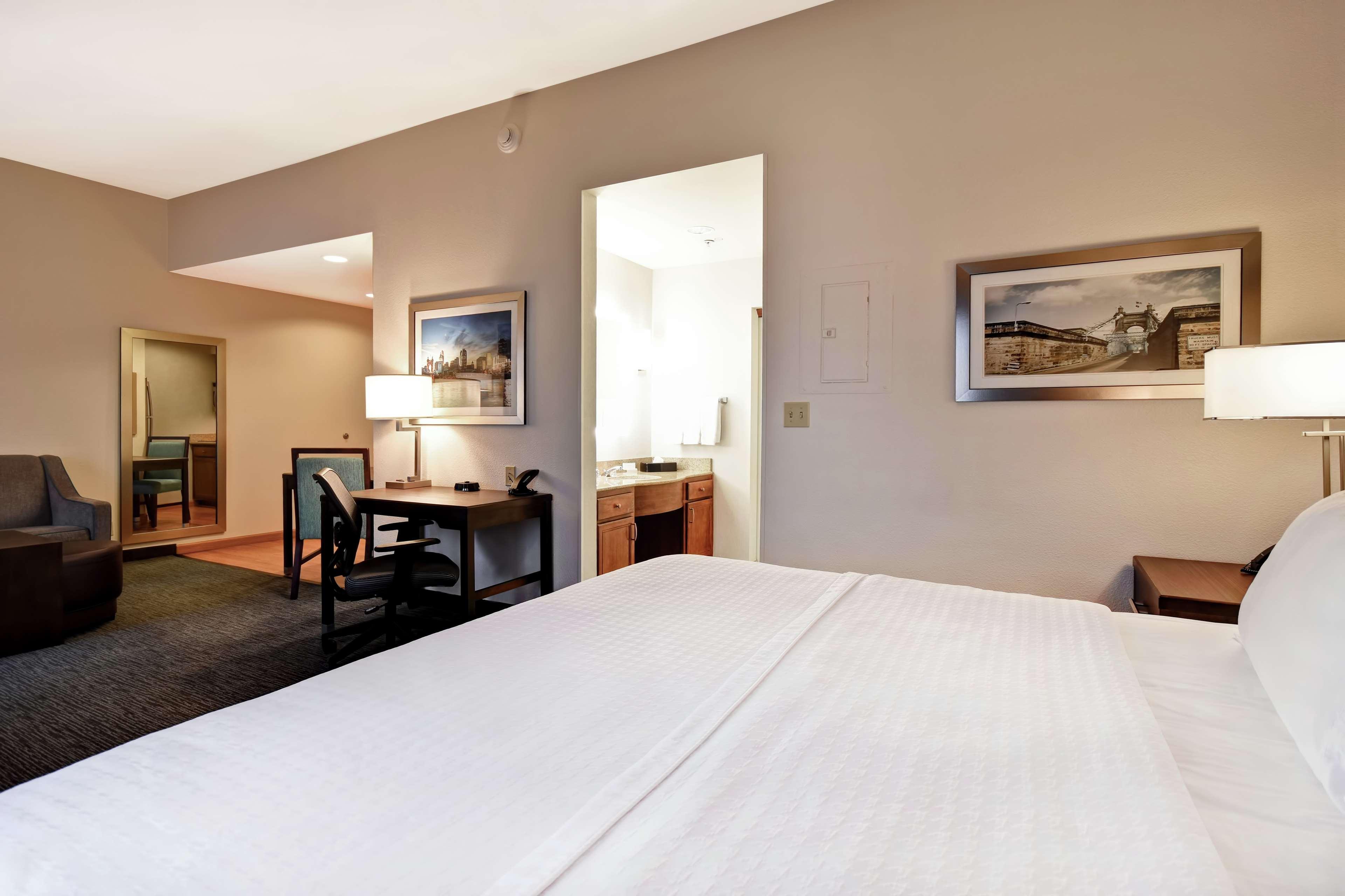Hotel Homewood By Hilton Cincinnati-milford 3*